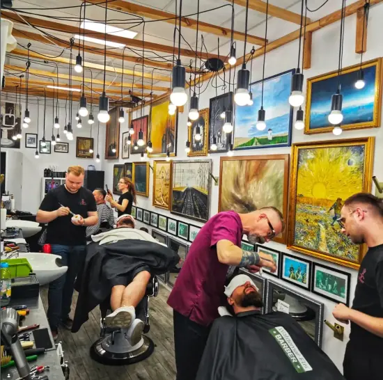 Szkolenia barberskie i warsztaty fryzjerstwa męskiego prowadzone przez Mistrza Flisa w Grodzisku Mazowieckim